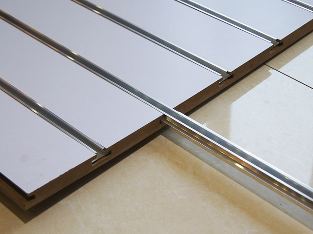 tiras de inserções metálicas para slatwall tiras de inserções metálicas para slatwall